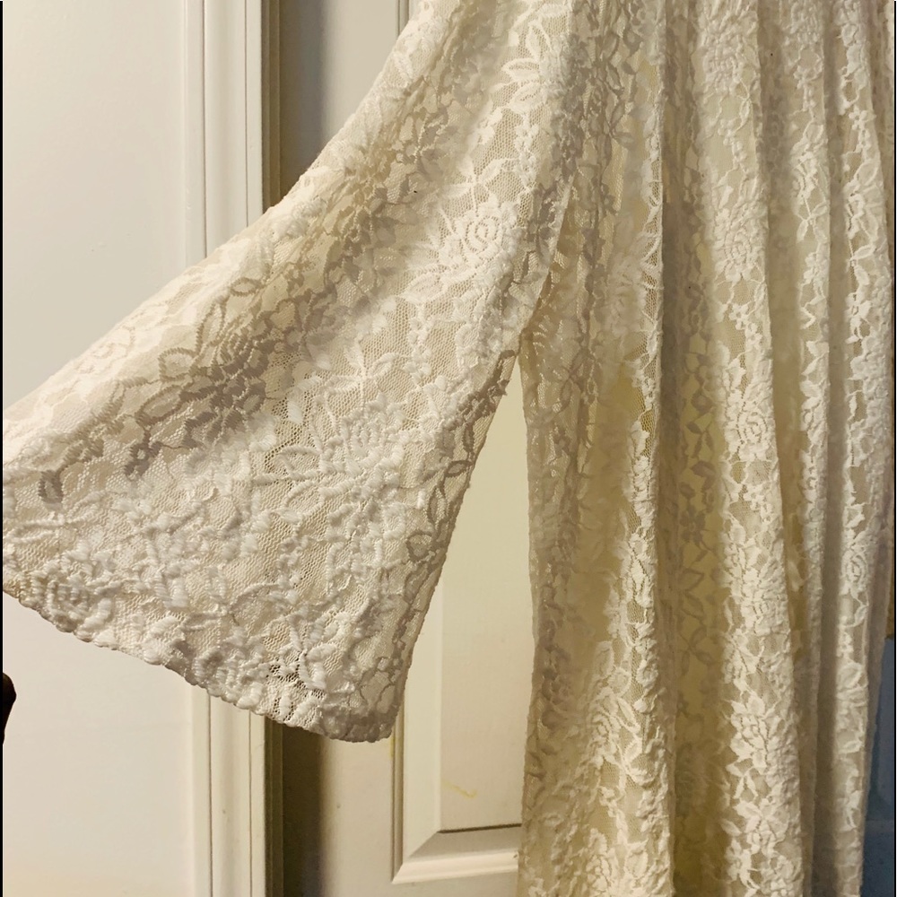 Beautiful eggshell white lace dress